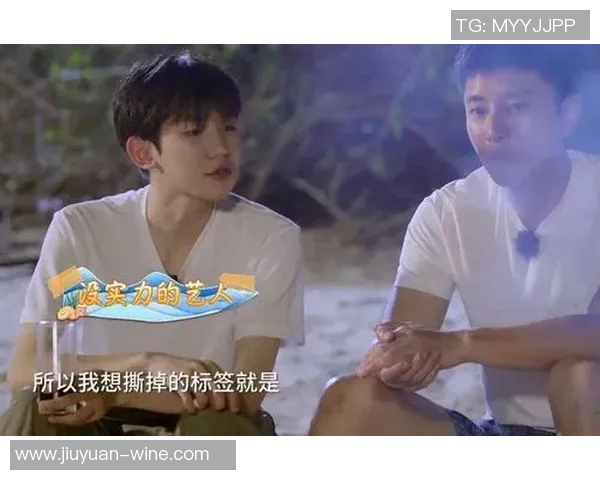 更衣室内的秘密对话足球明星们的真实心声与赛场背后的故事